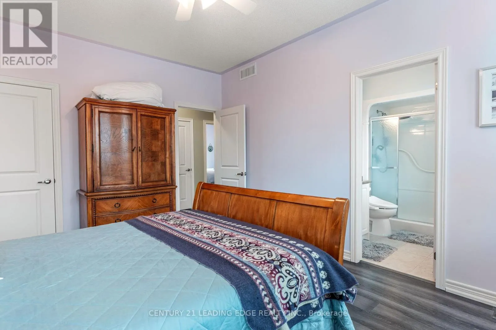 28 WINDOVER DRIVE