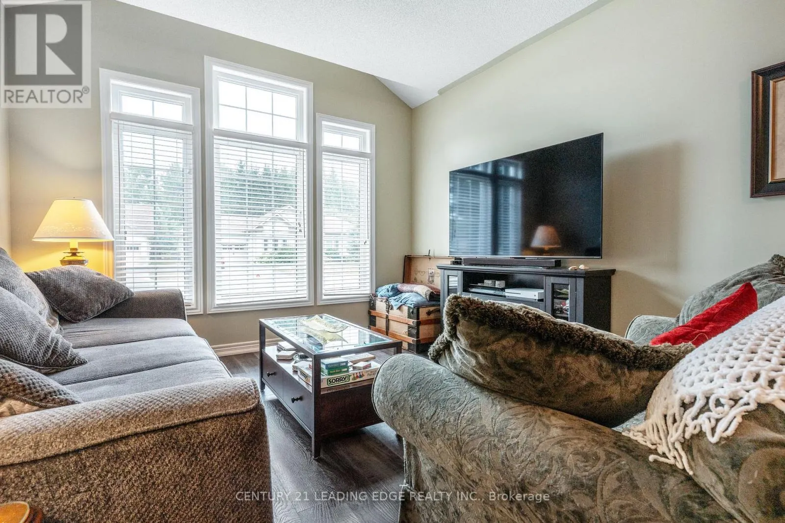 28 WINDOVER DRIVE