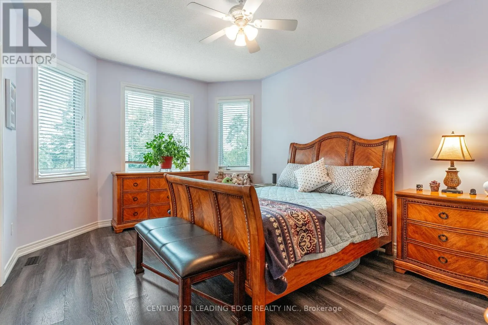 28 WINDOVER DRIVE