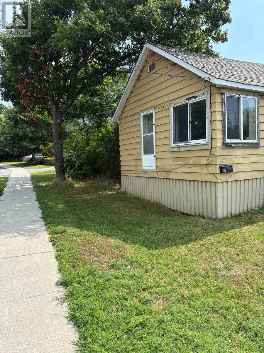 37 PARRY SOUND ROAD
