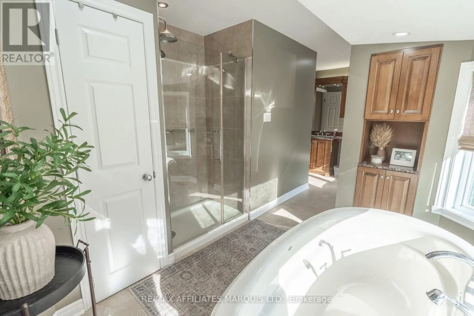 1733 BLAKELY DRIVE