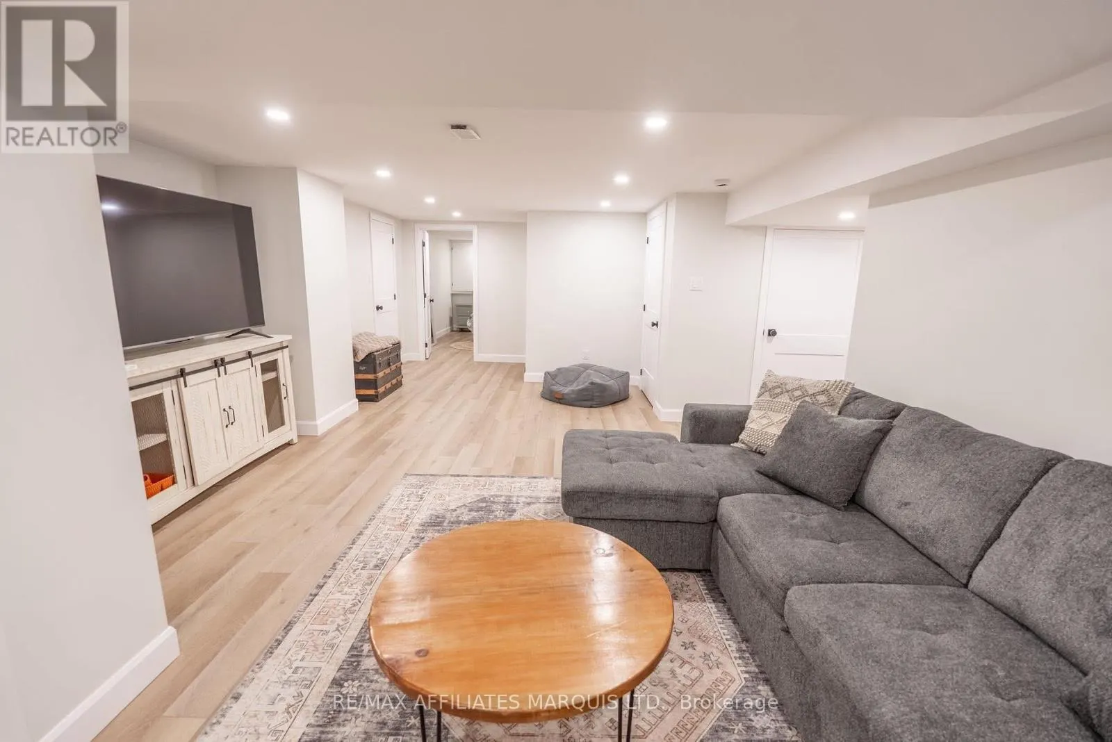 1733 BLAKELY DRIVE