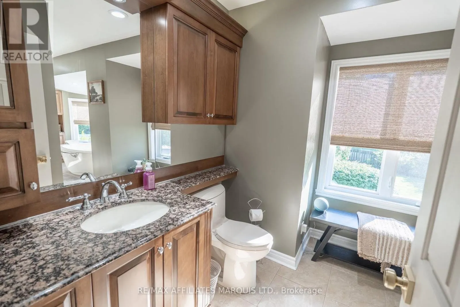 1733 BLAKELY DRIVE