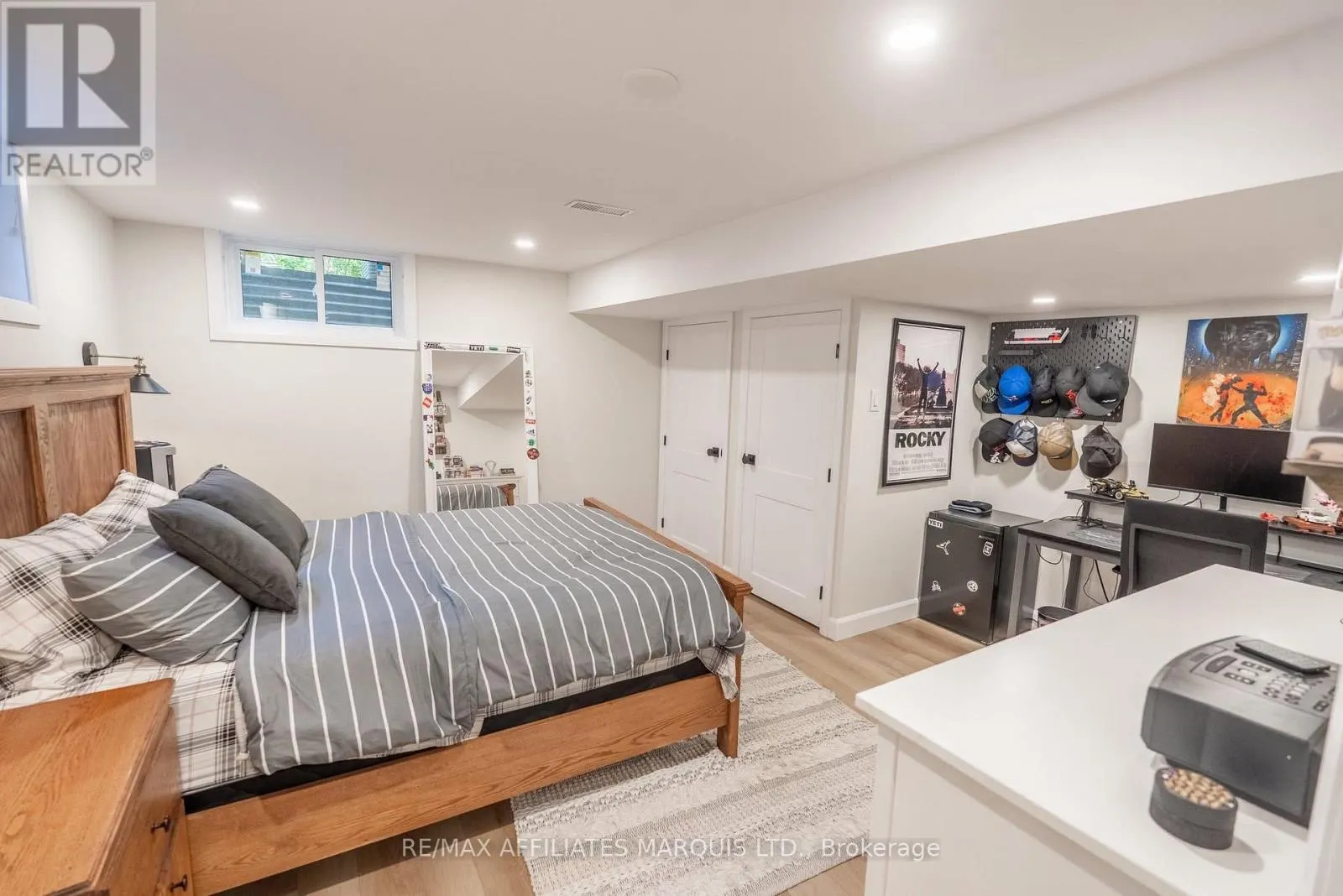 1733 BLAKELY DRIVE
