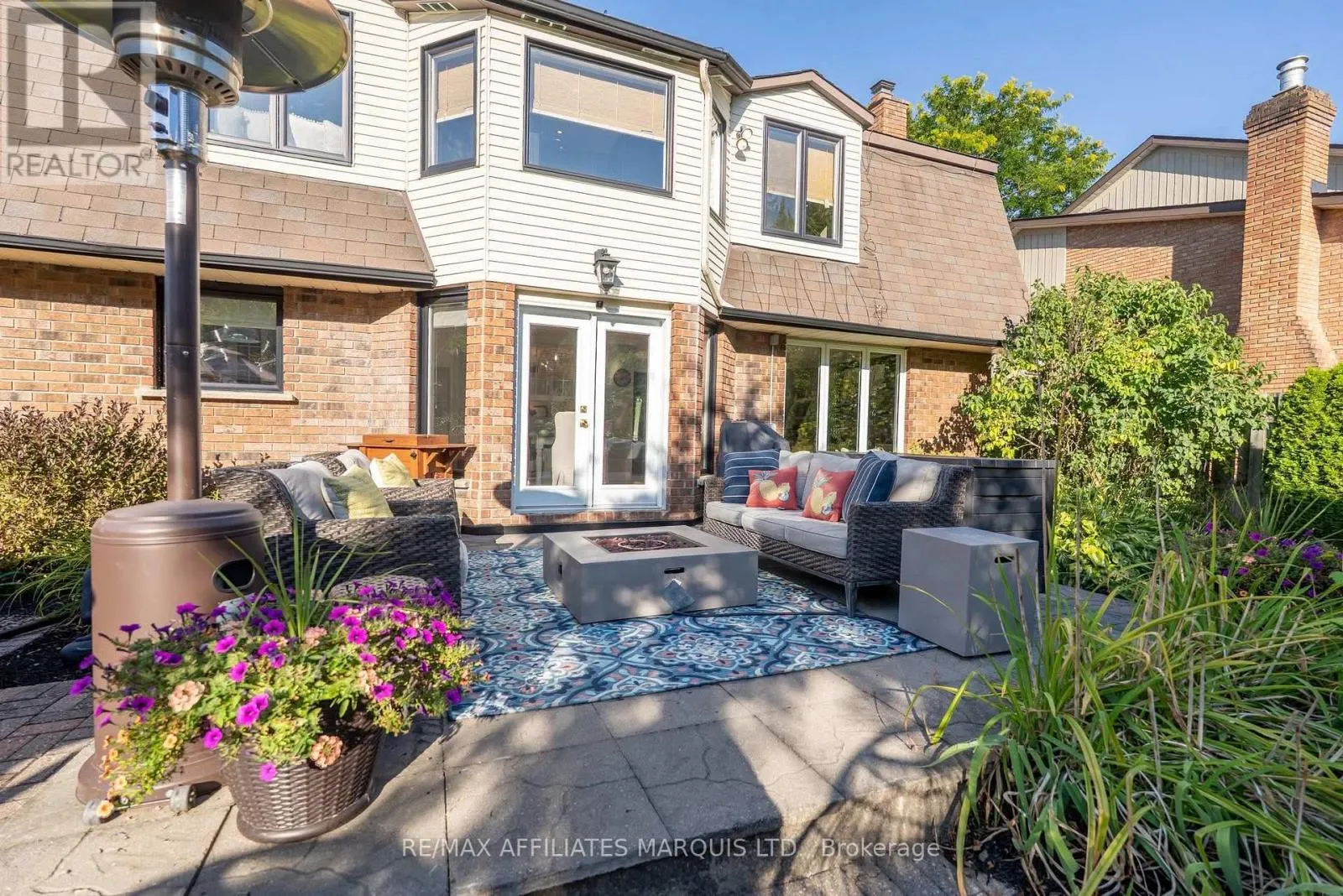 1733 BLAKELY DRIVE