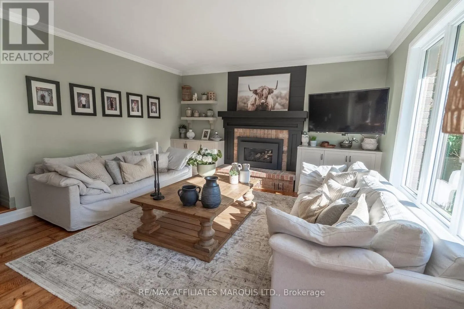 1733 BLAKELY DRIVE