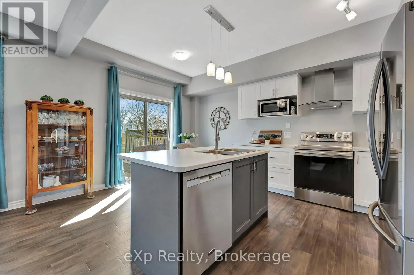 D2 - 12 BRANTWOOD PARK ROAD, #D2