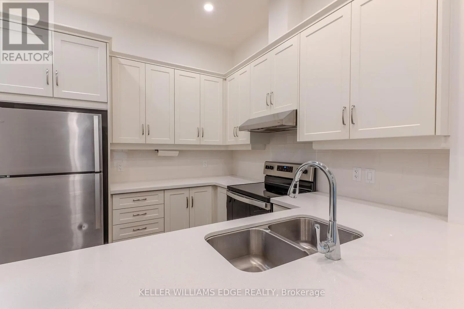 103 - 30 HAMILTON STREET S