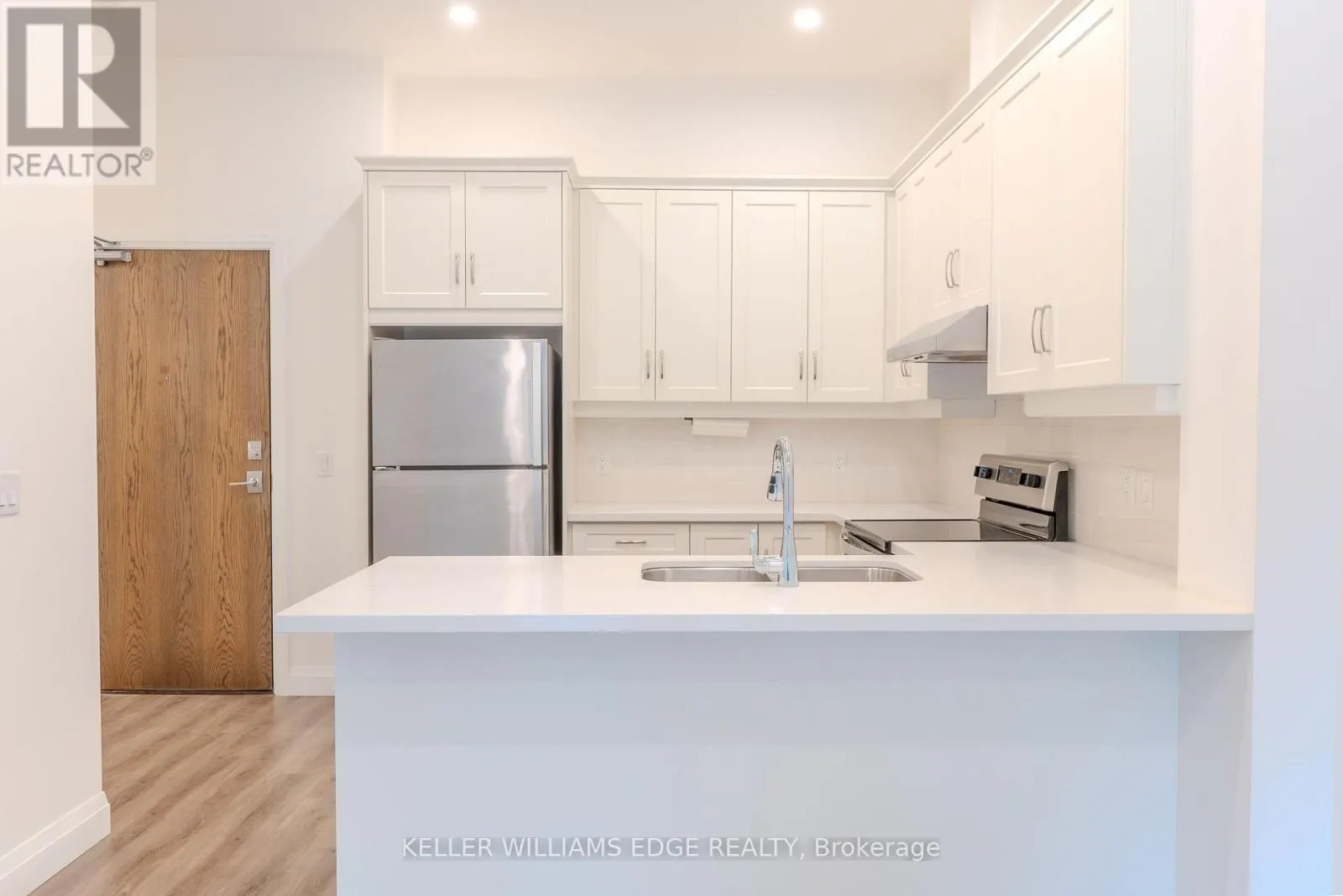 103 - 30 HAMILTON STREET S