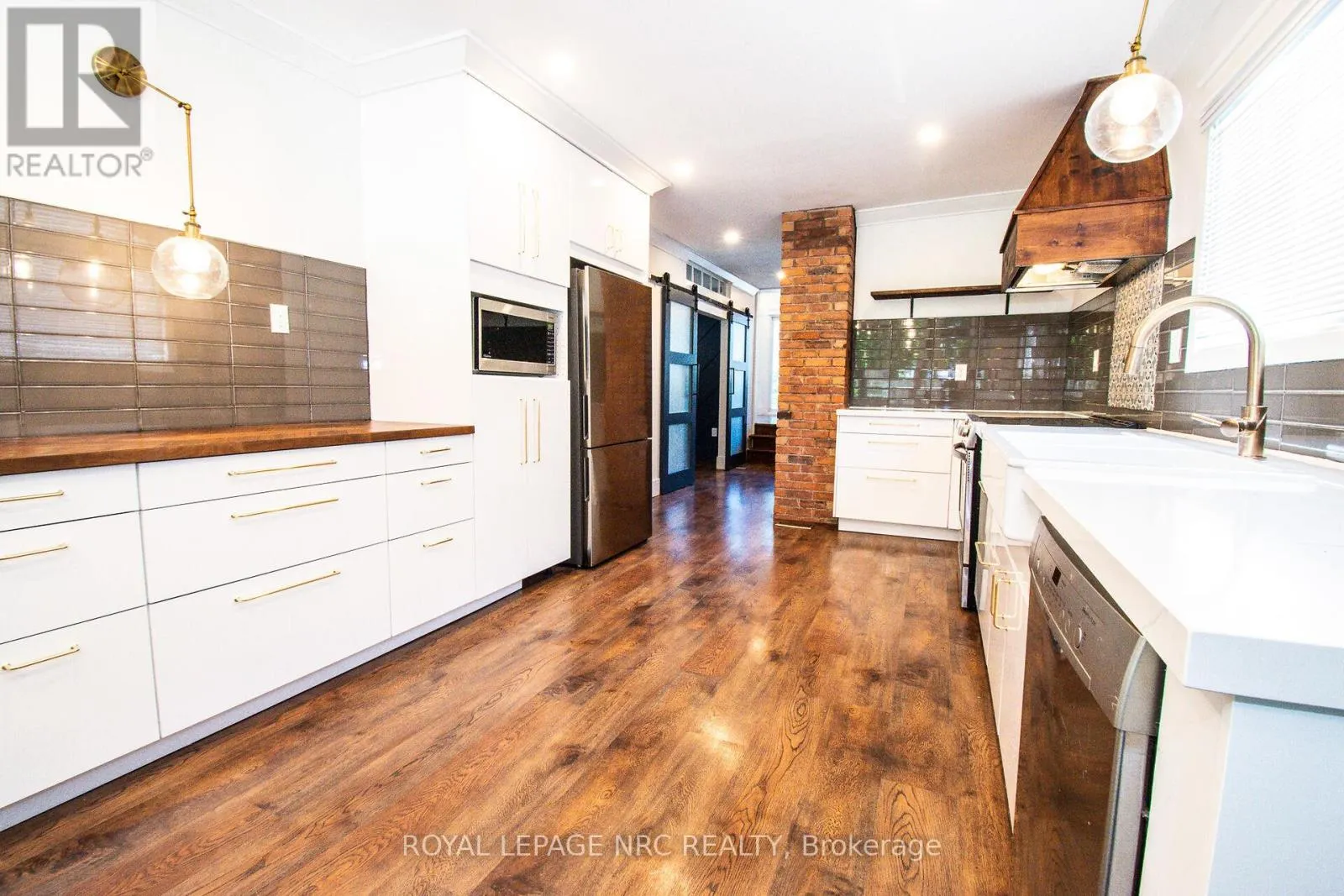 44 GRANTHAM AVENUE S