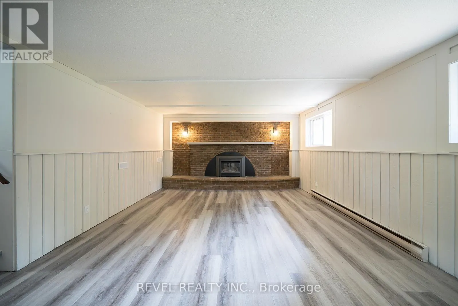 11 GLENWOOD DRIVE