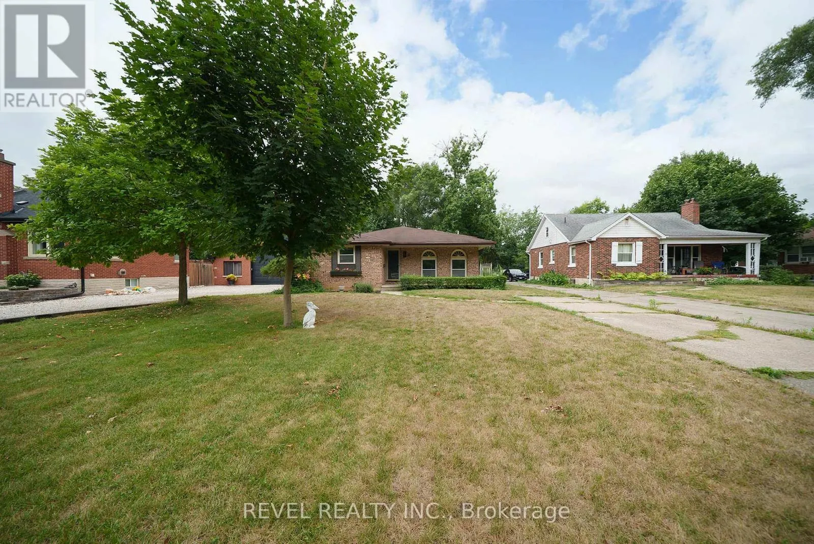 11 GLENWOOD DRIVE