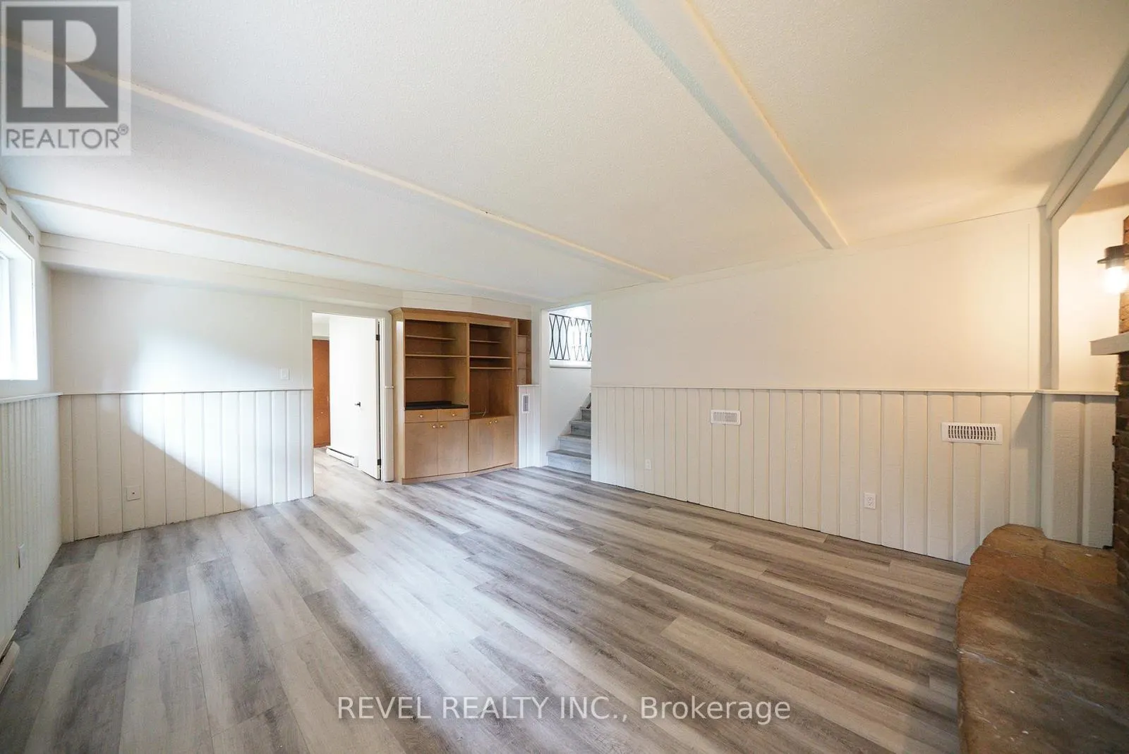 11 GLENWOOD DRIVE