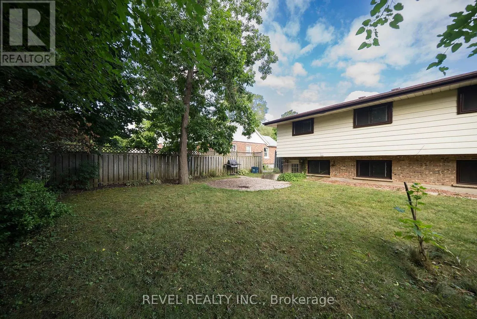 11 GLENWOOD DRIVE