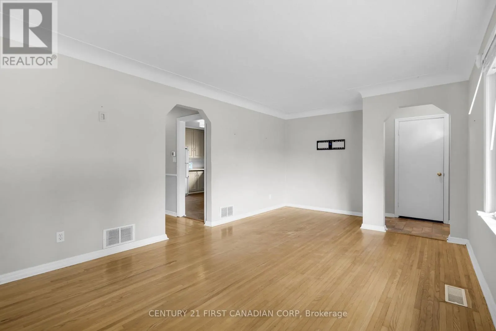 UPPER - 638 TENNENT AVENUE, #Upper