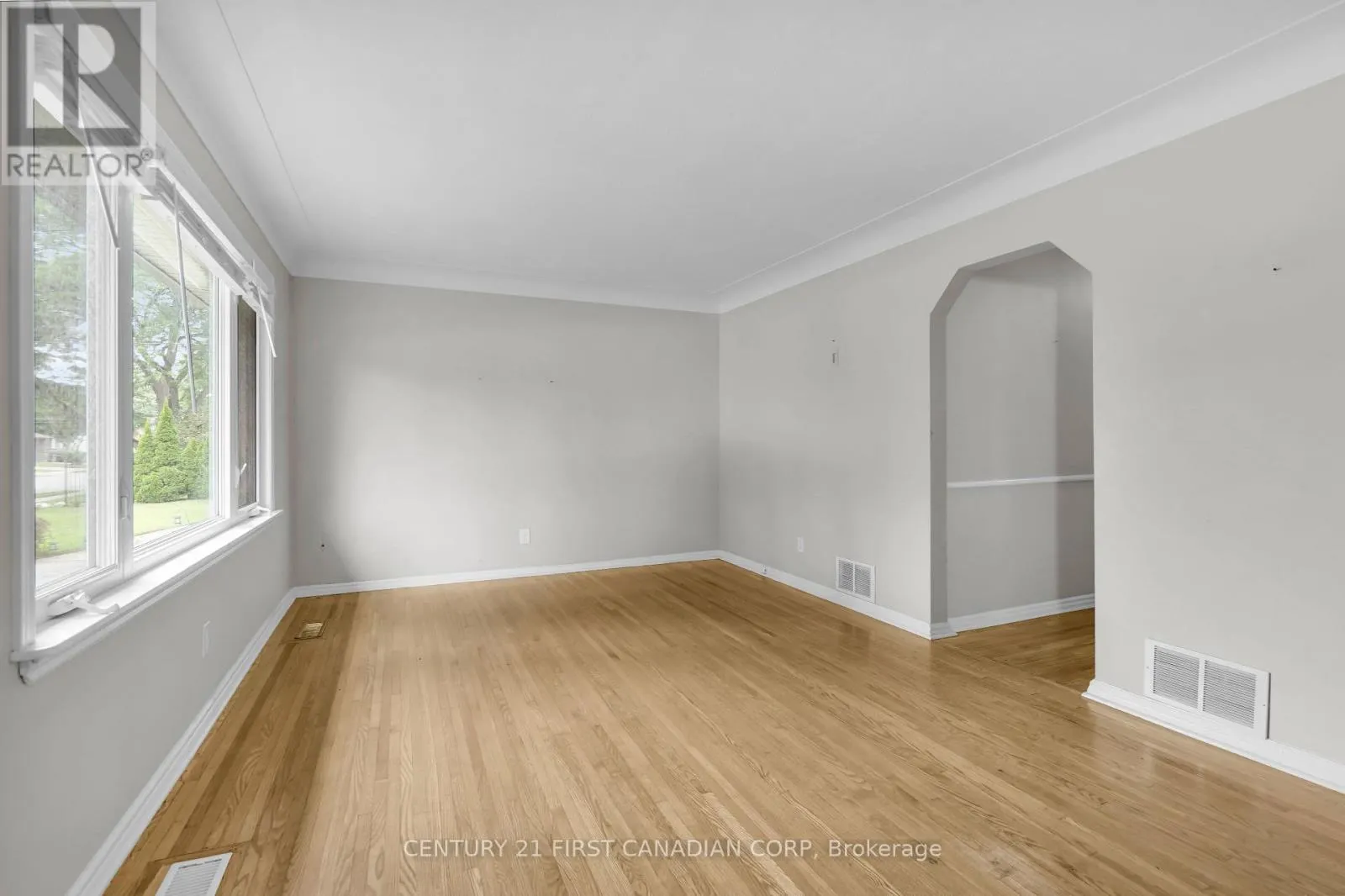UPPER - 638 TENNENT AVENUE, #Upper
