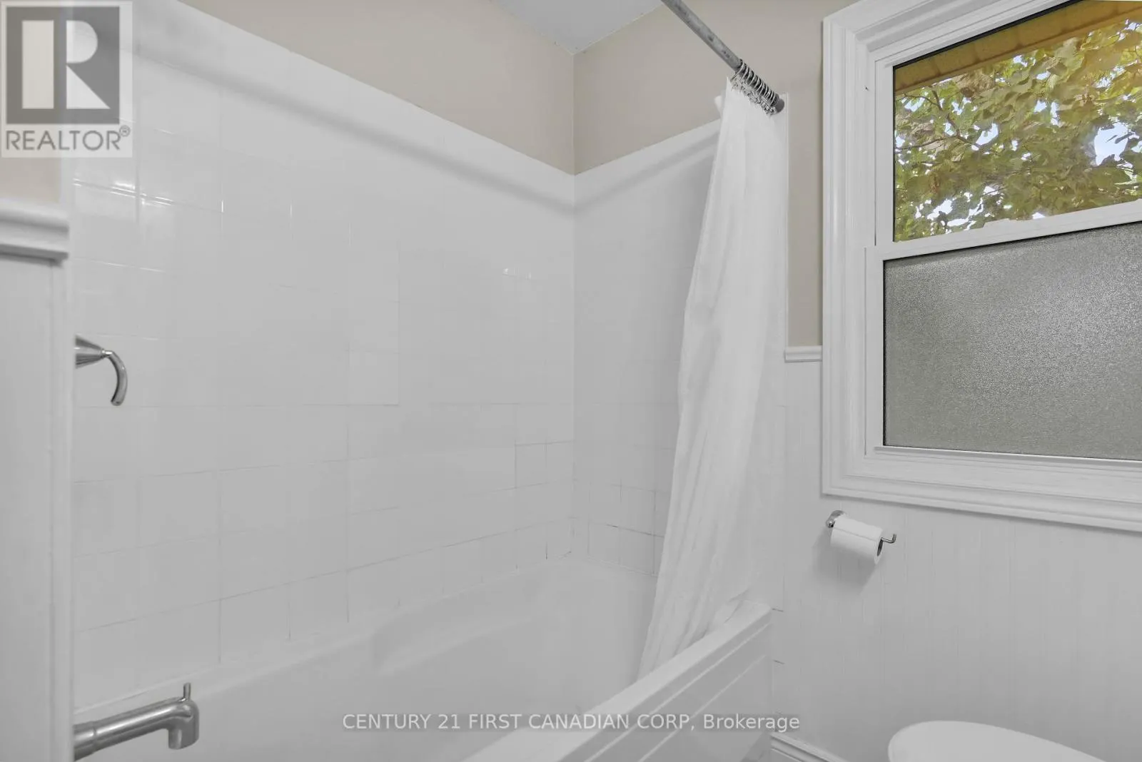 UPPER - 638 TENNENT AVENUE, #Upper
