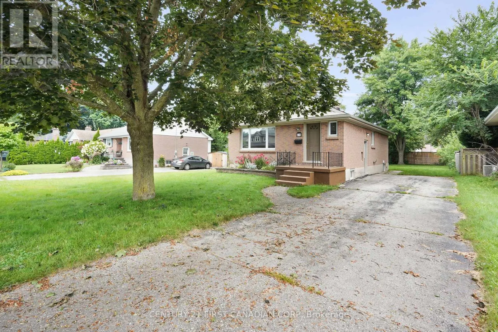 UPPER - 638 TENNENT AVENUE, #Upper