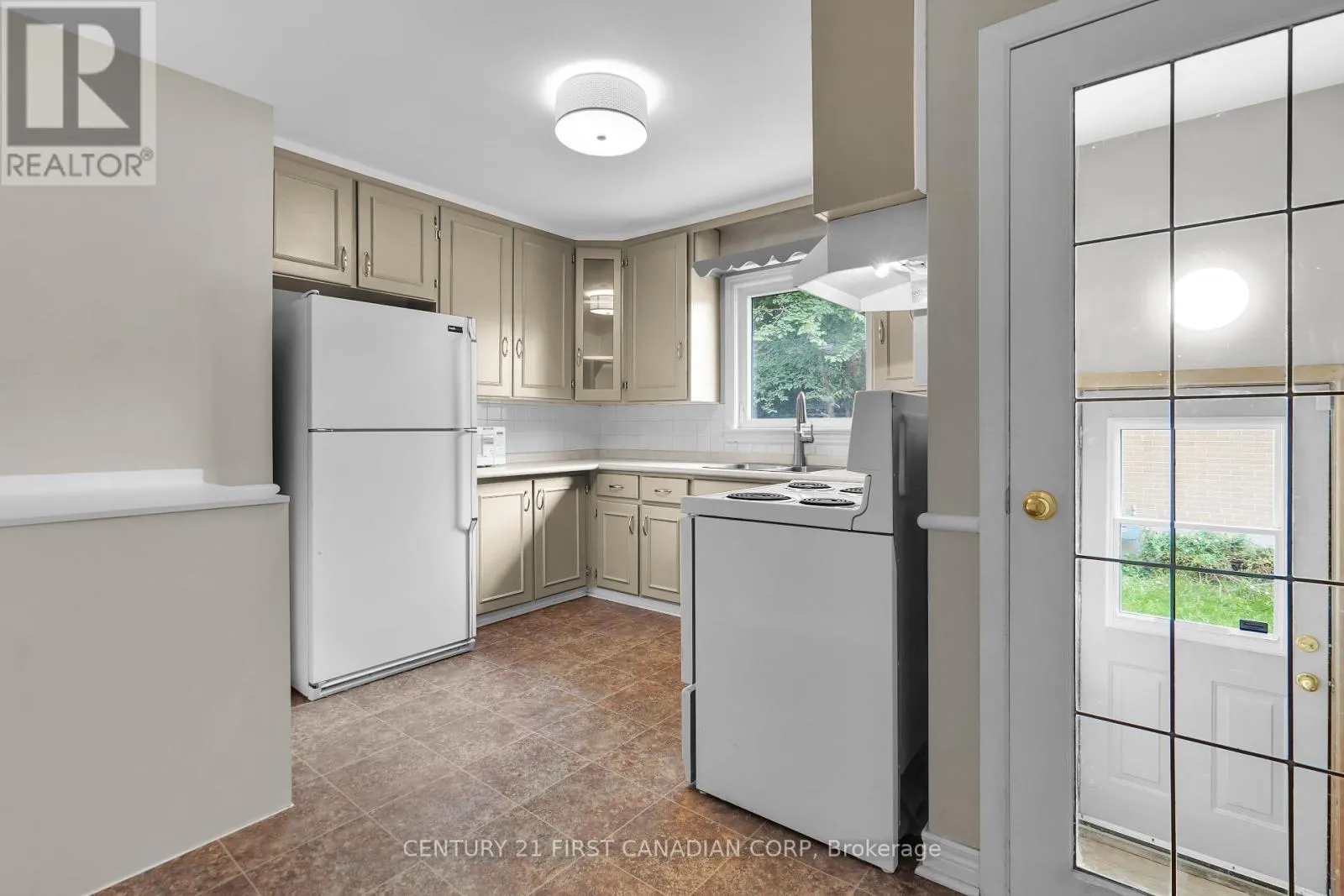 UPPER - 638 TENNENT AVENUE, #Upper