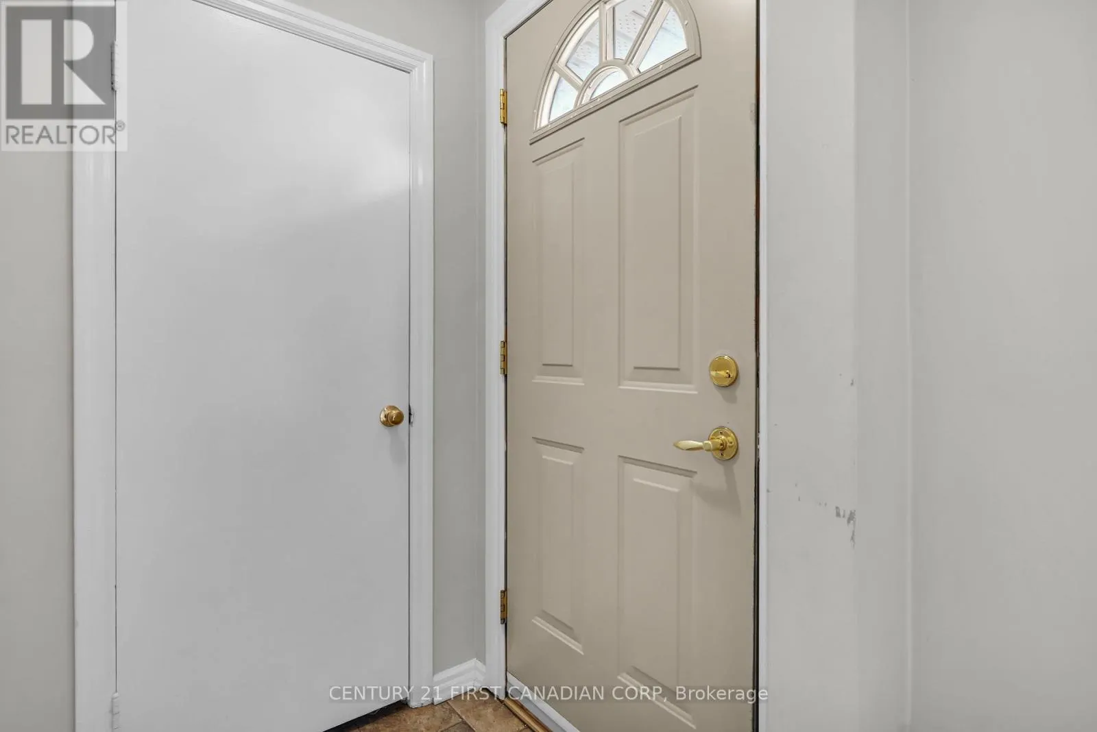 UPPER - 638 TENNENT AVENUE, #Upper