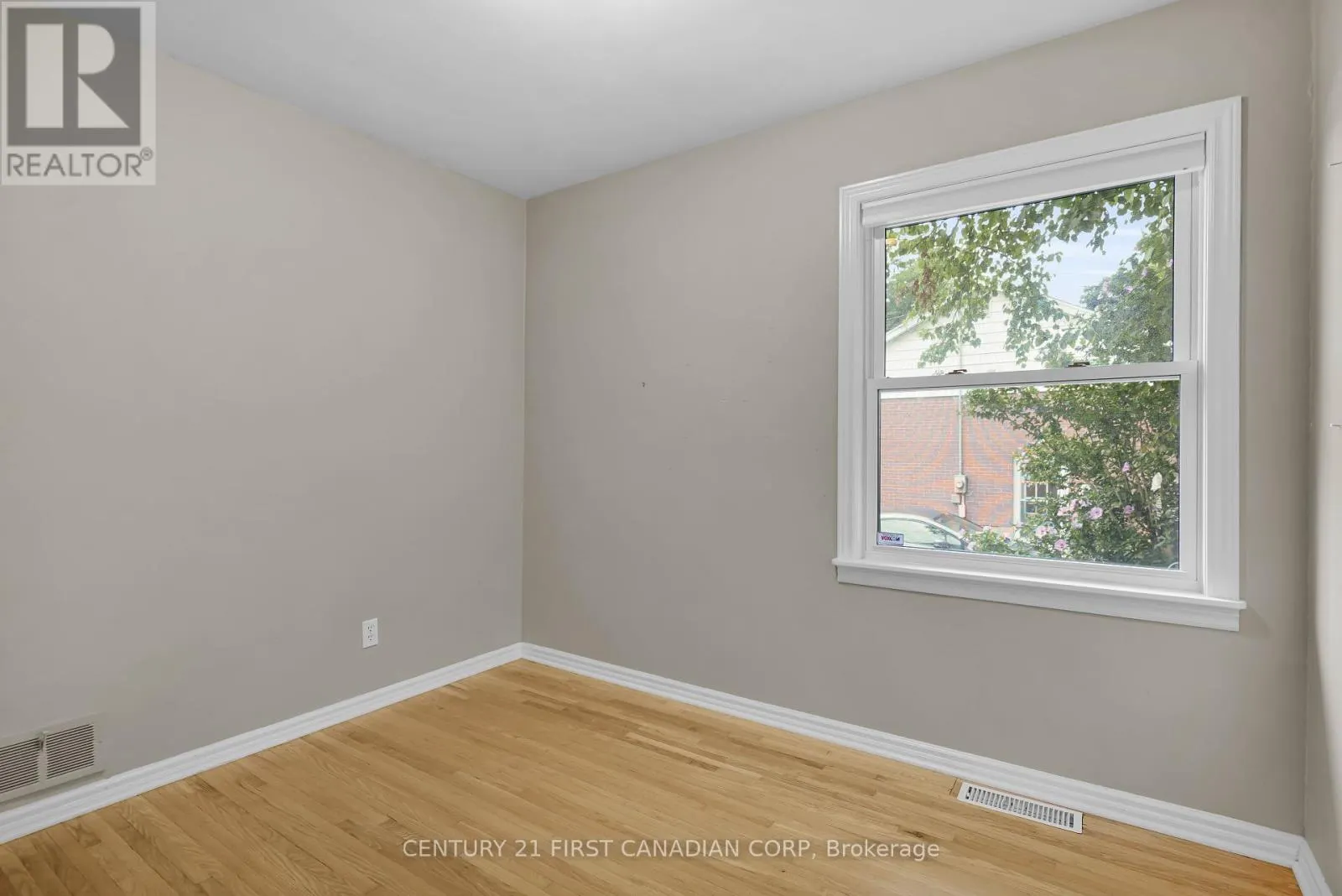 UPPER - 638 TENNENT AVENUE, #Upper