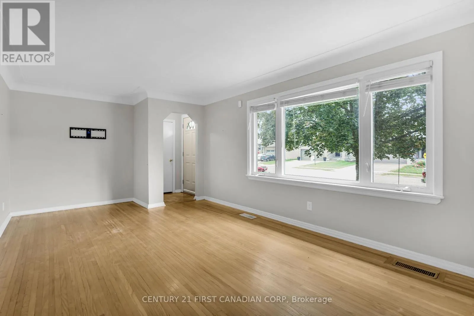 UPPER - 638 TENNENT AVENUE, #Upper