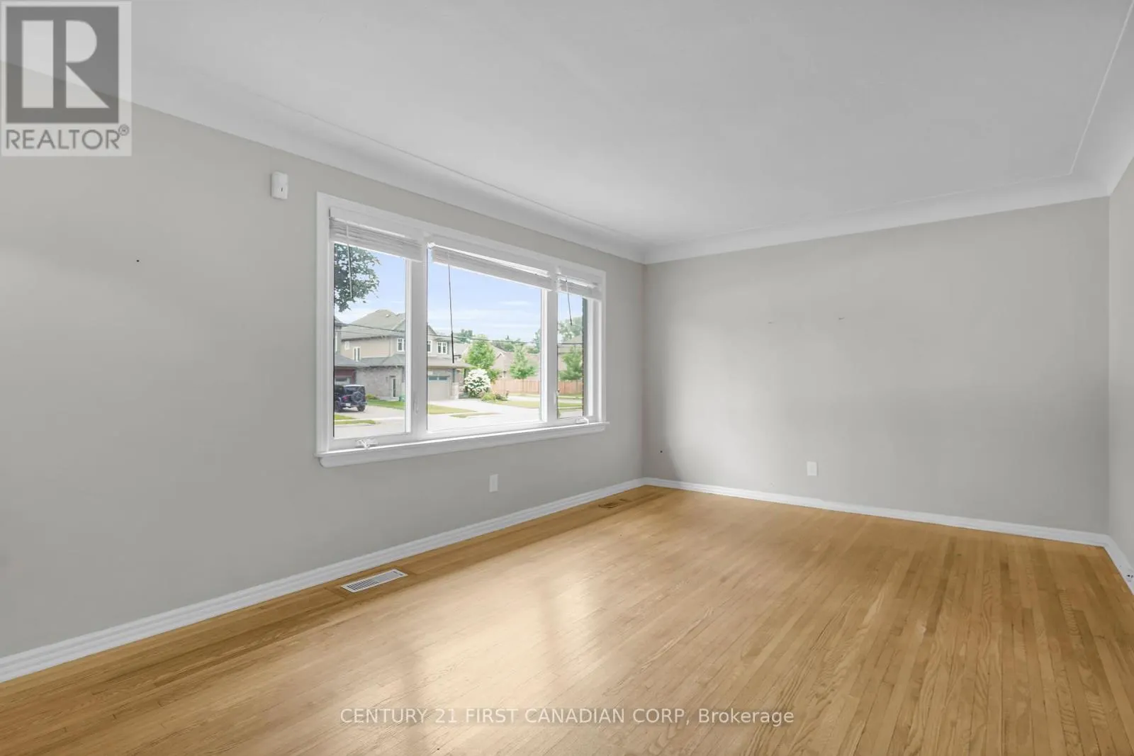 UPPER - 638 TENNENT AVENUE, #Upper