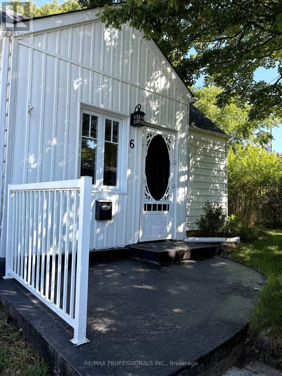 6 FRASER STREET