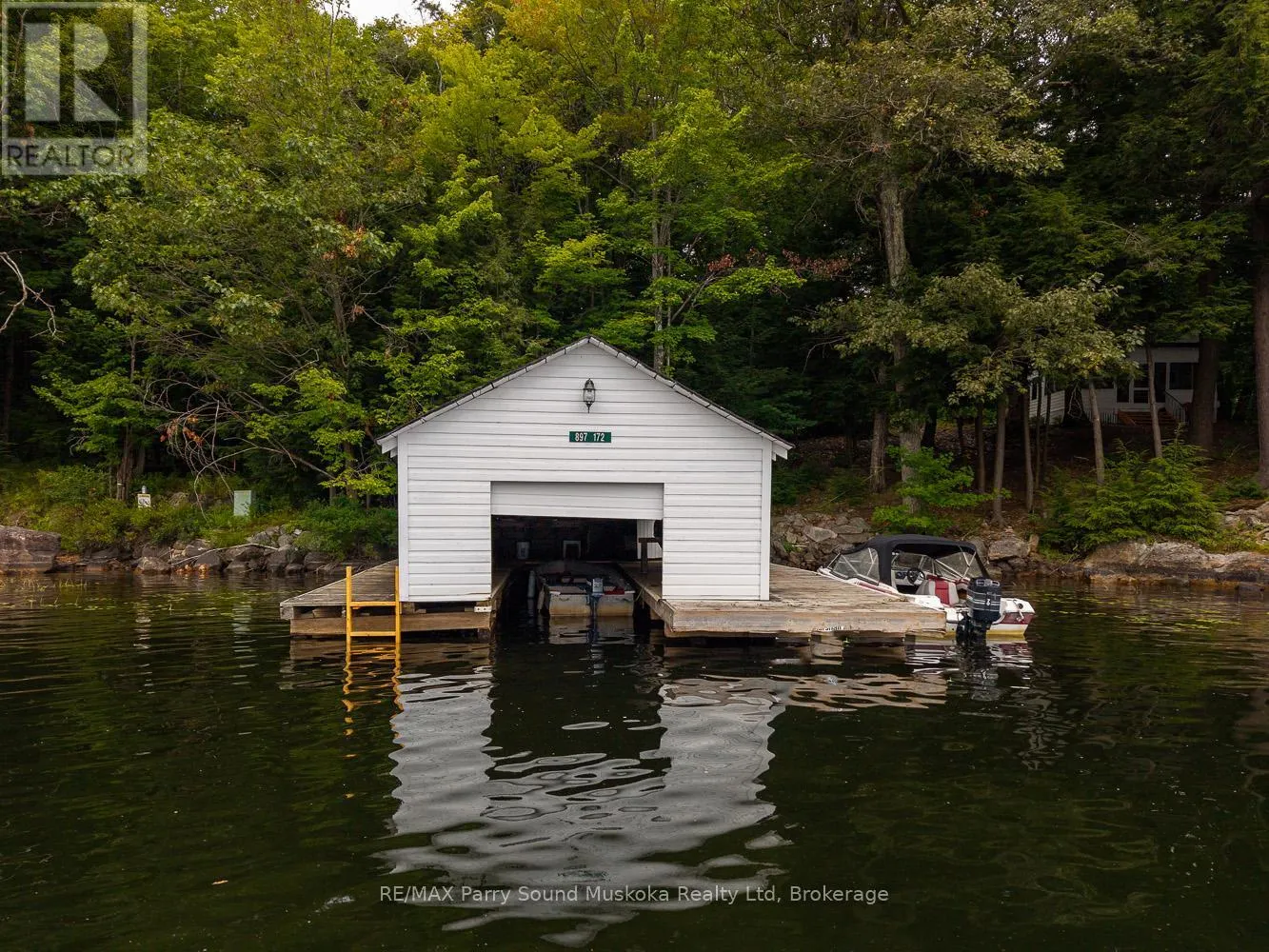 897 172 WA HORSESHOE LAKE