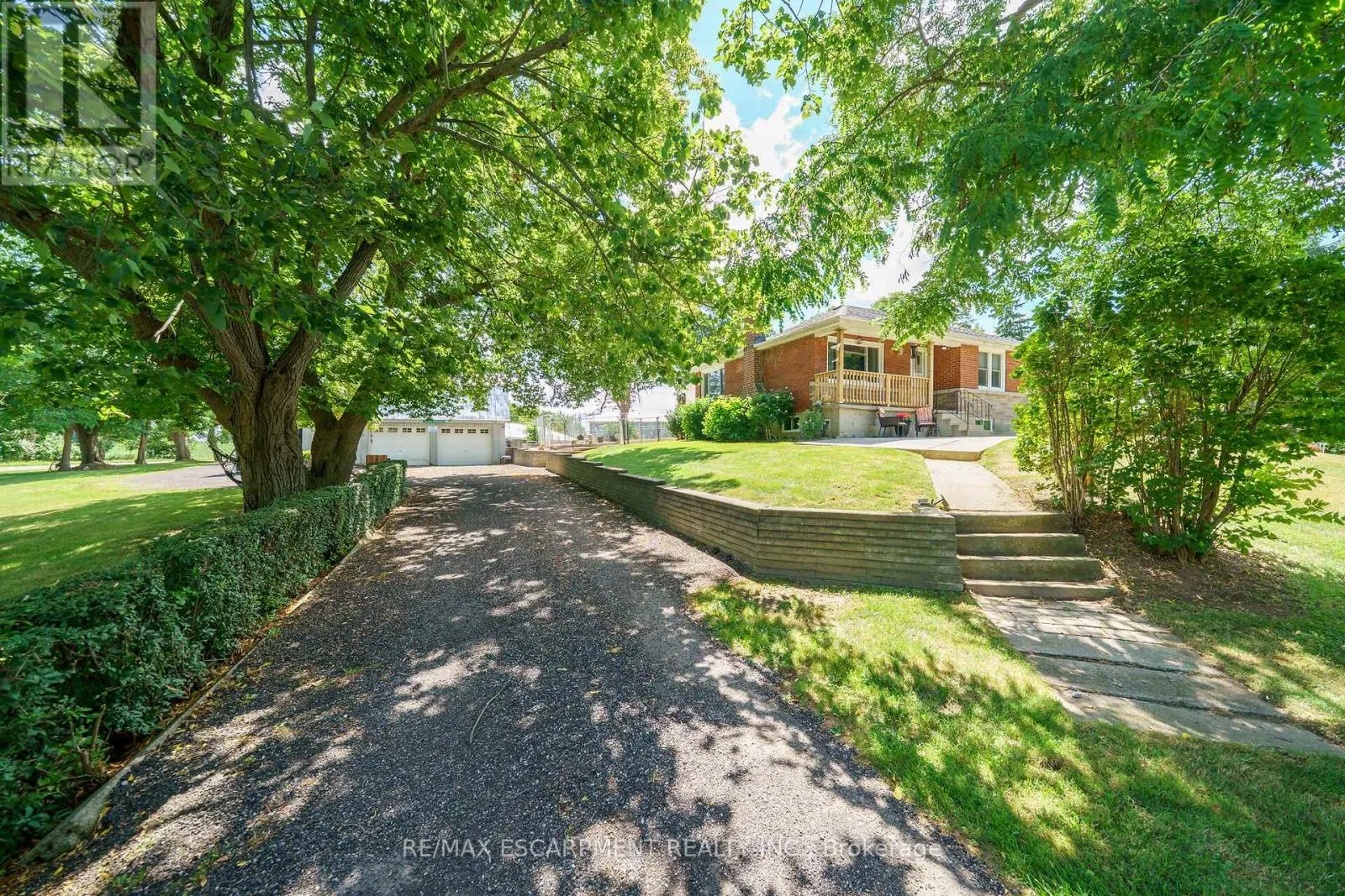 226 CARLUKE ROAD E
