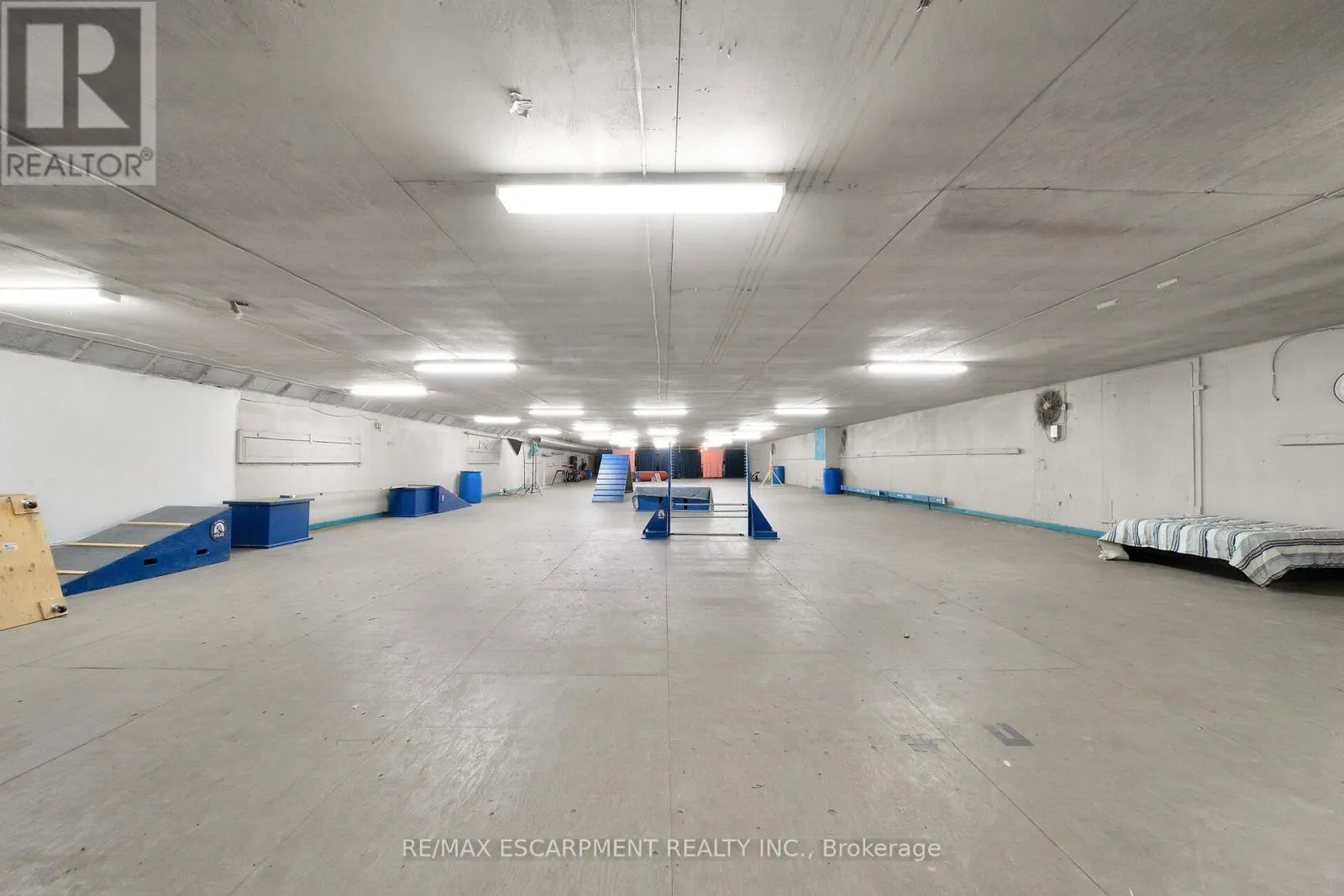 226 CARLUKE ROAD E