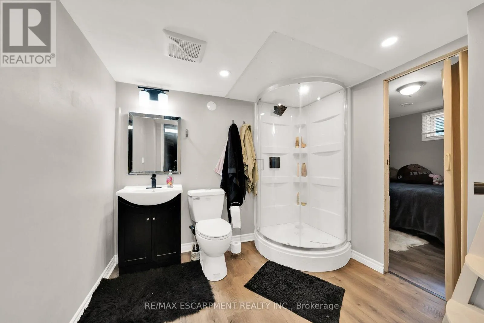 226 CARLUKE ROAD E