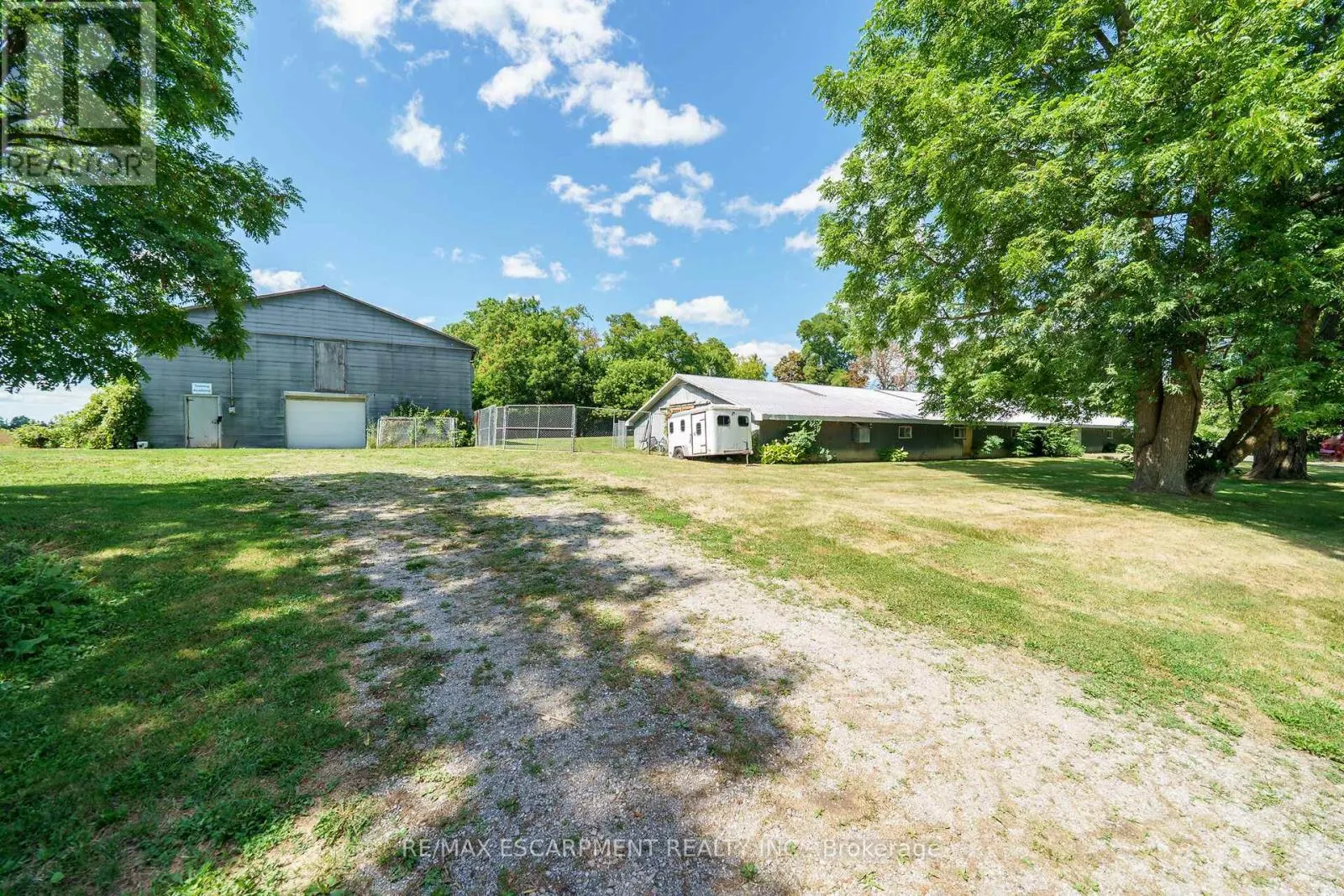 226 CARLUKE ROAD E