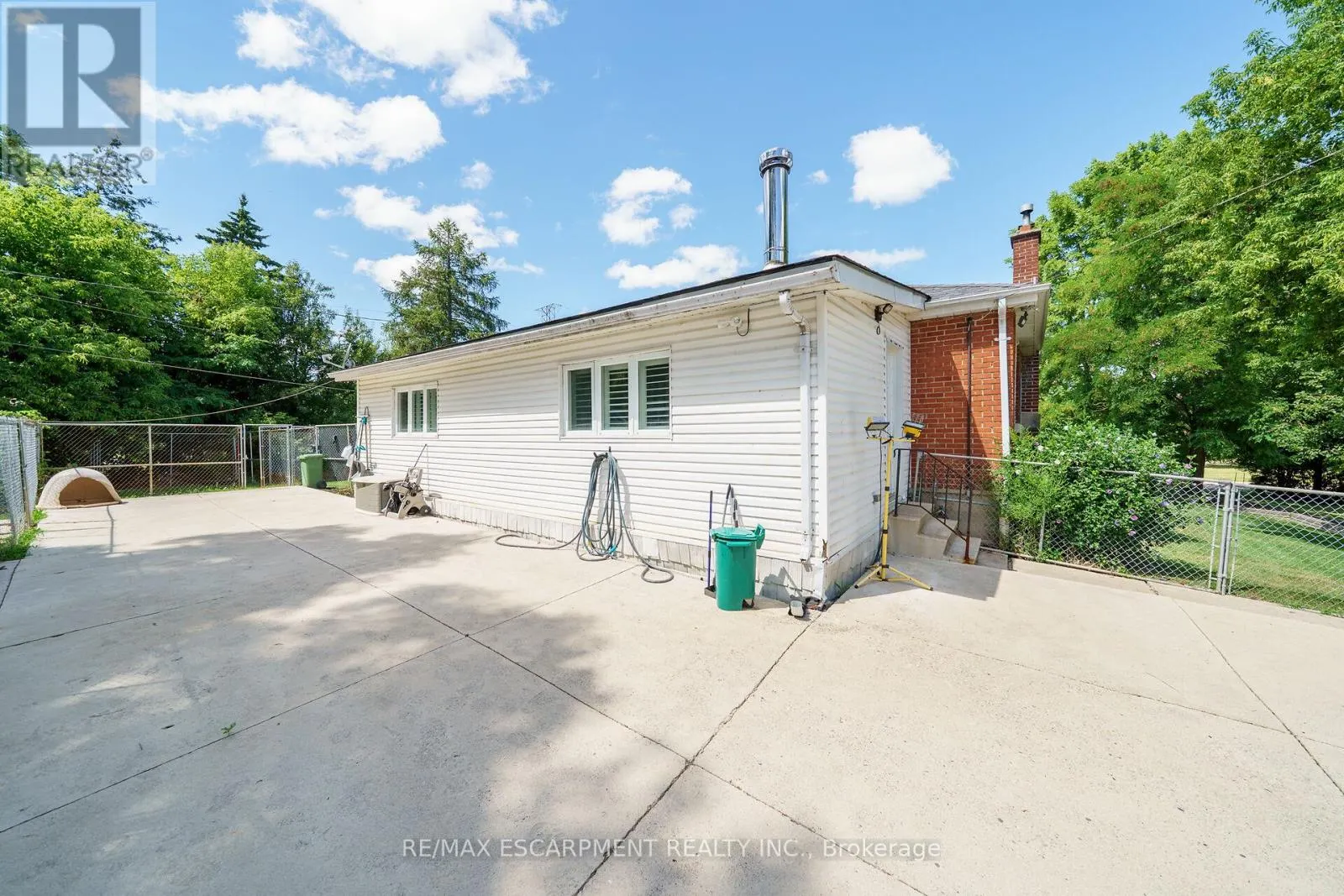 226 CARLUKE ROAD E