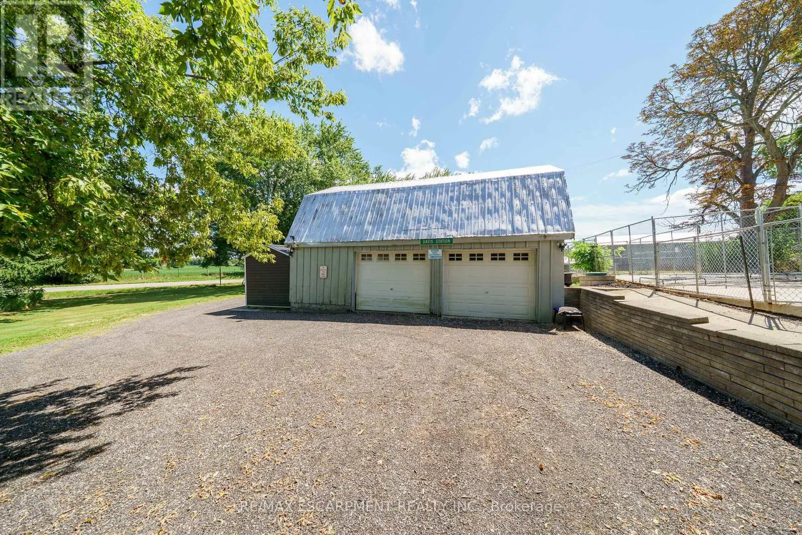 226 CARLUKE ROAD E