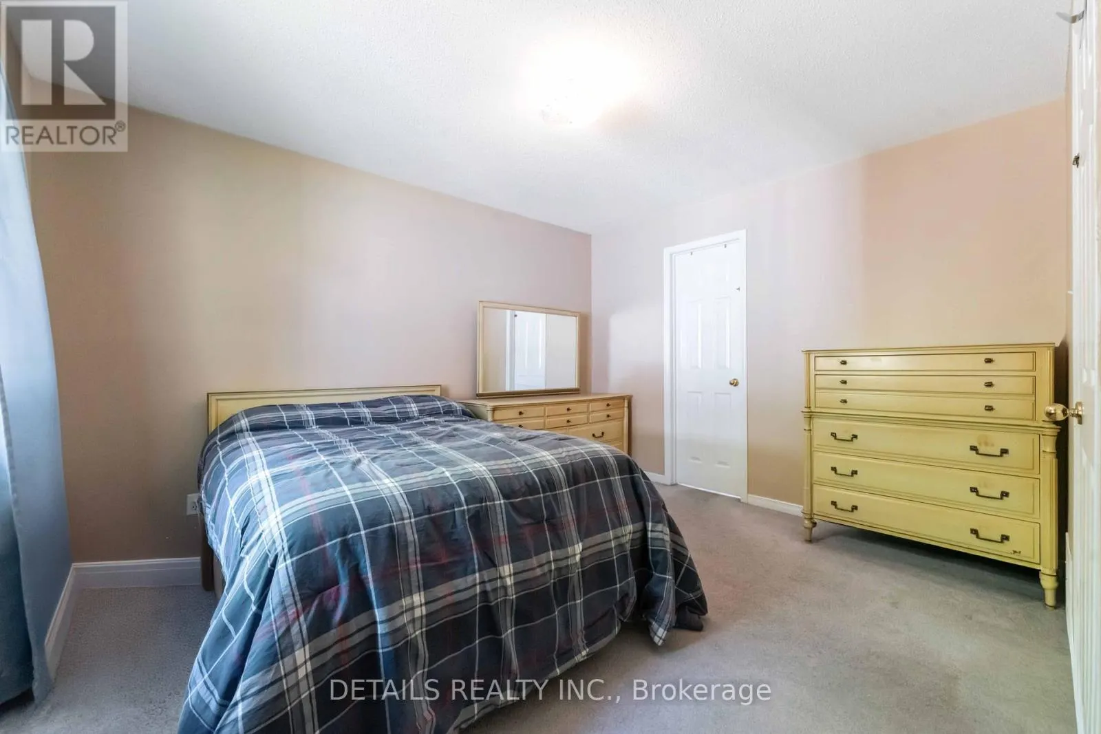 12 HENRY GOULBURN WAY