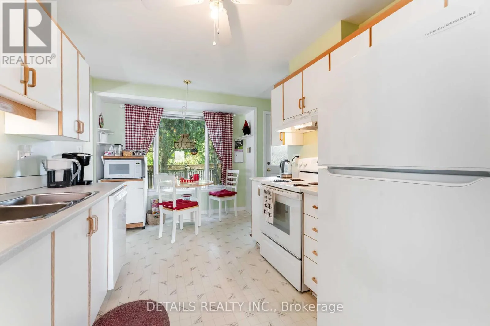 12 HENRY GOULBURN WAY