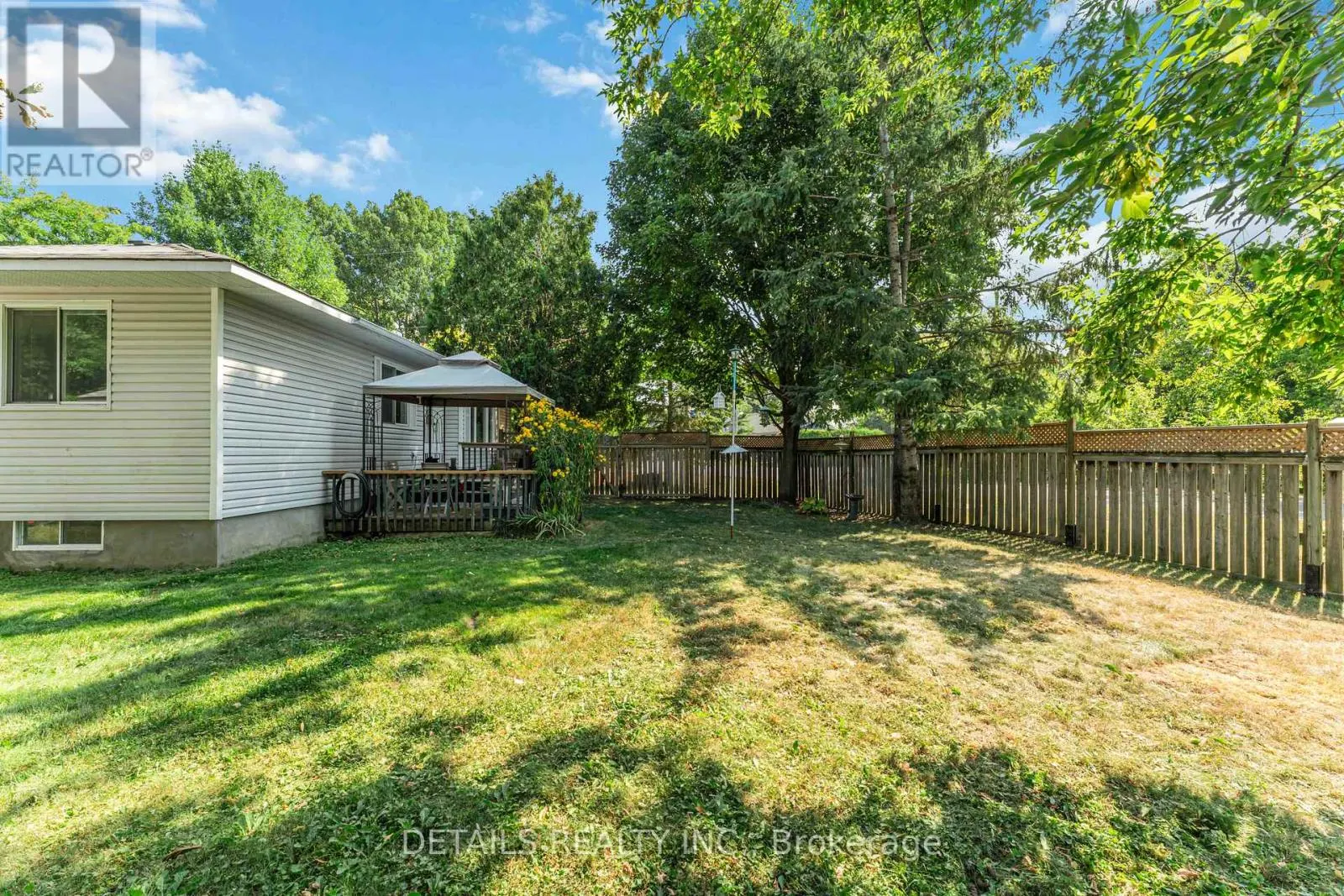 12 HENRY GOULBURN WAY