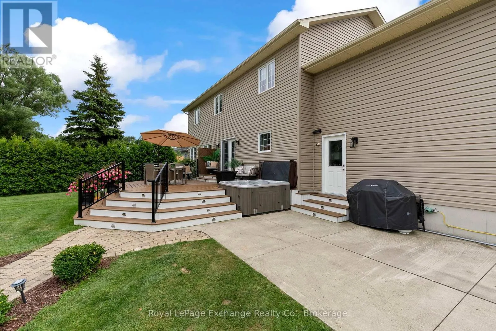 985 HERITAGE DRIVE