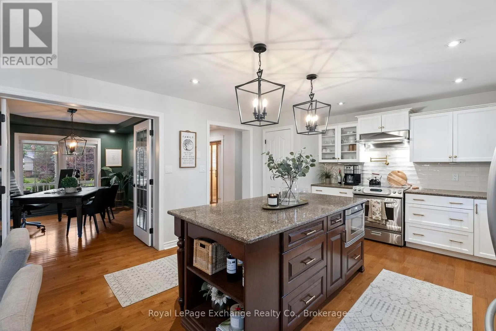985 HERITAGE DRIVE