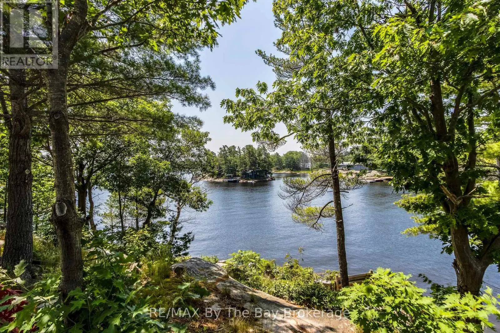 1518 ISLAND 1040