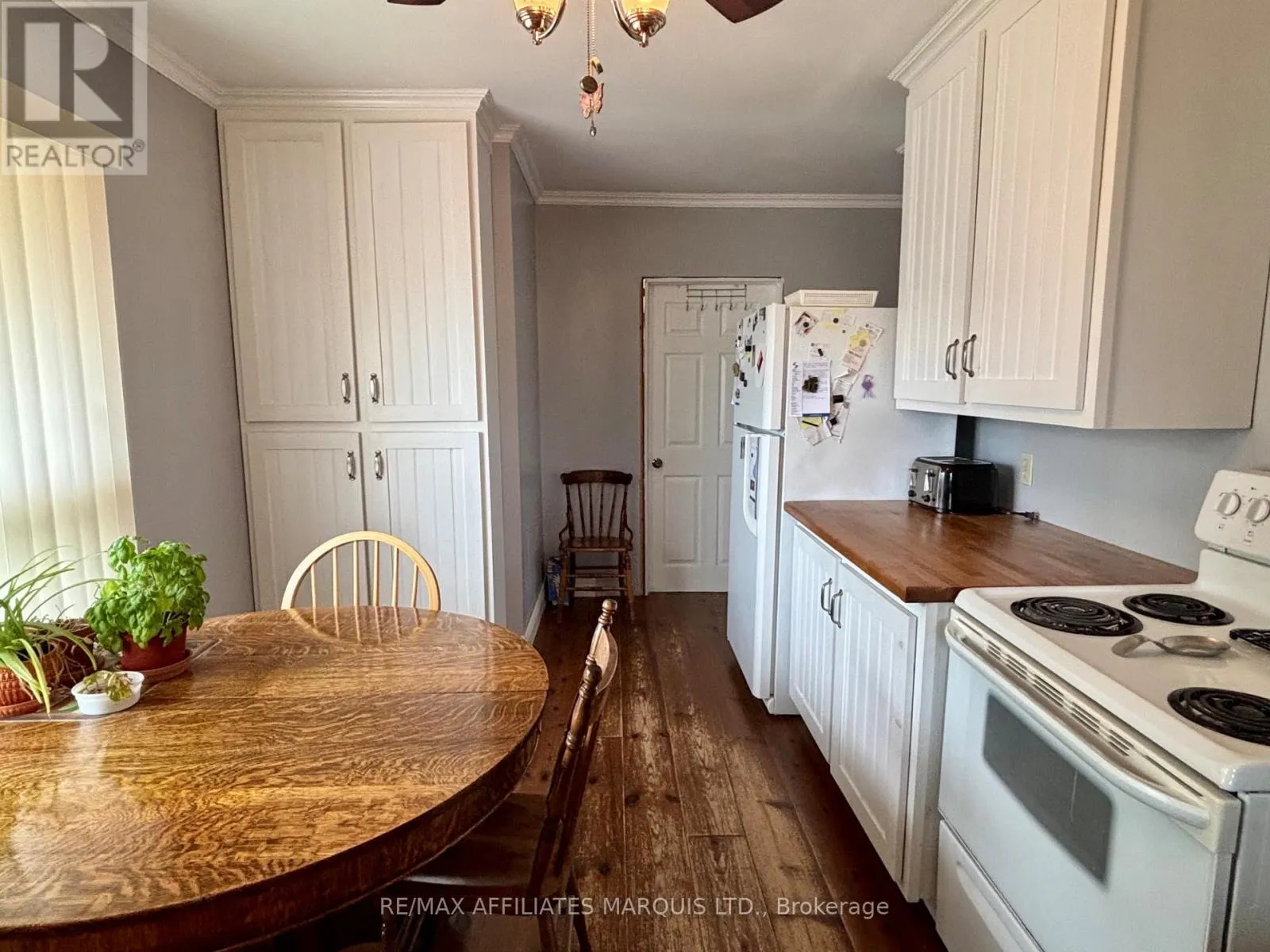 452 DOMINION ST STREET S