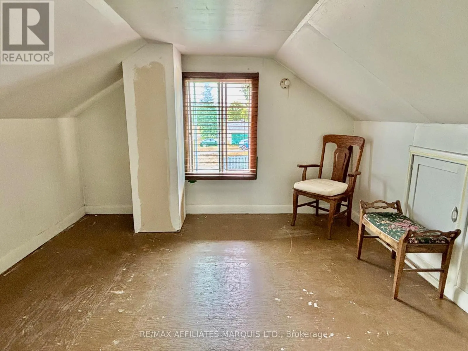 452 DOMINION ST STREET S