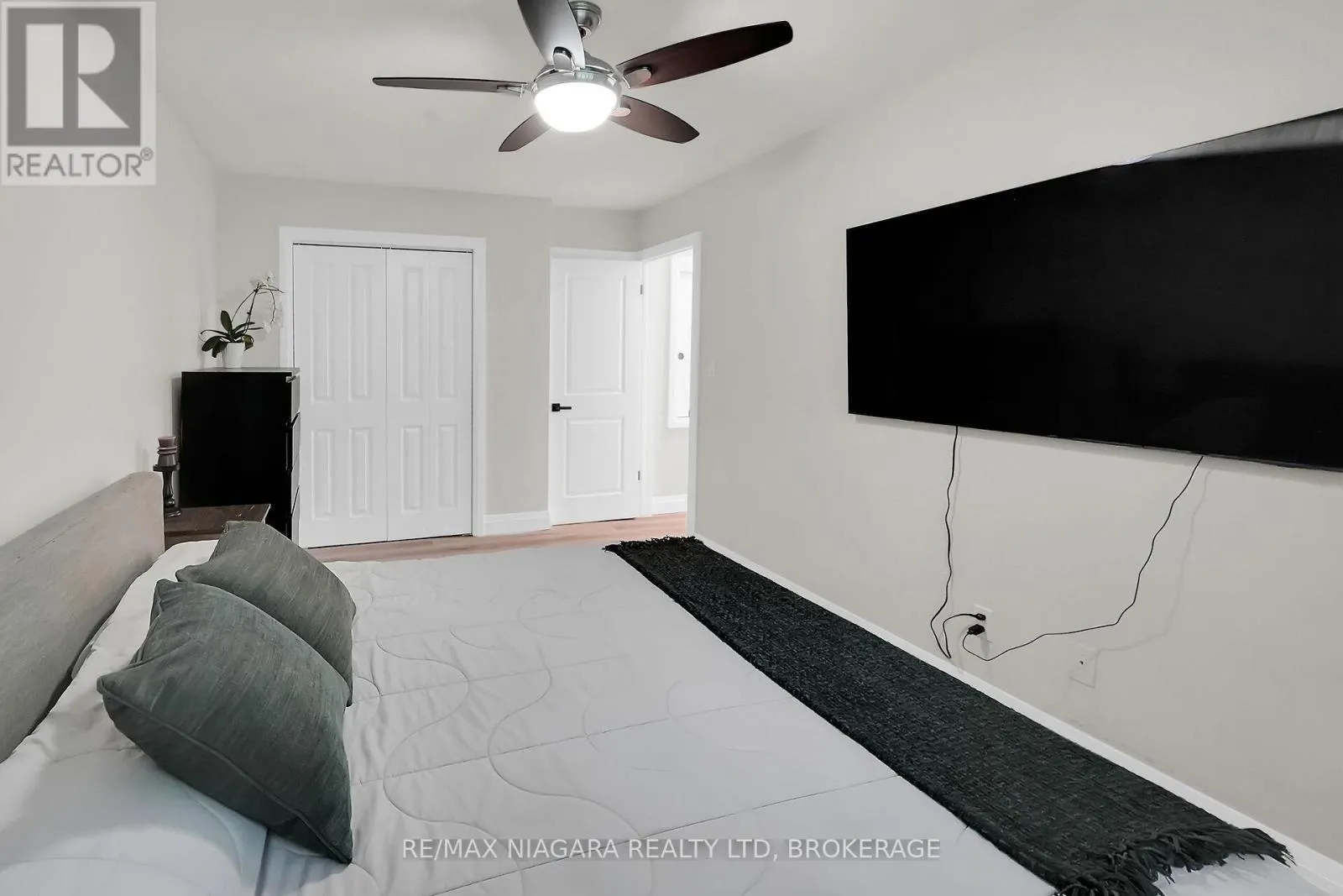 77 ALEXANDRA BOULEVARD W