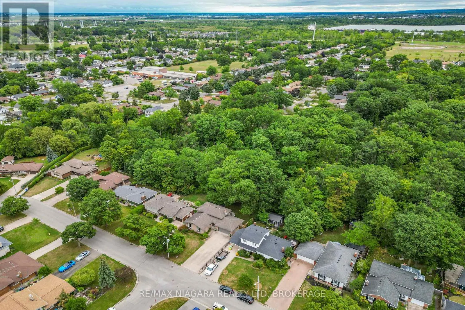 77 ALEXANDRA BOULEVARD W