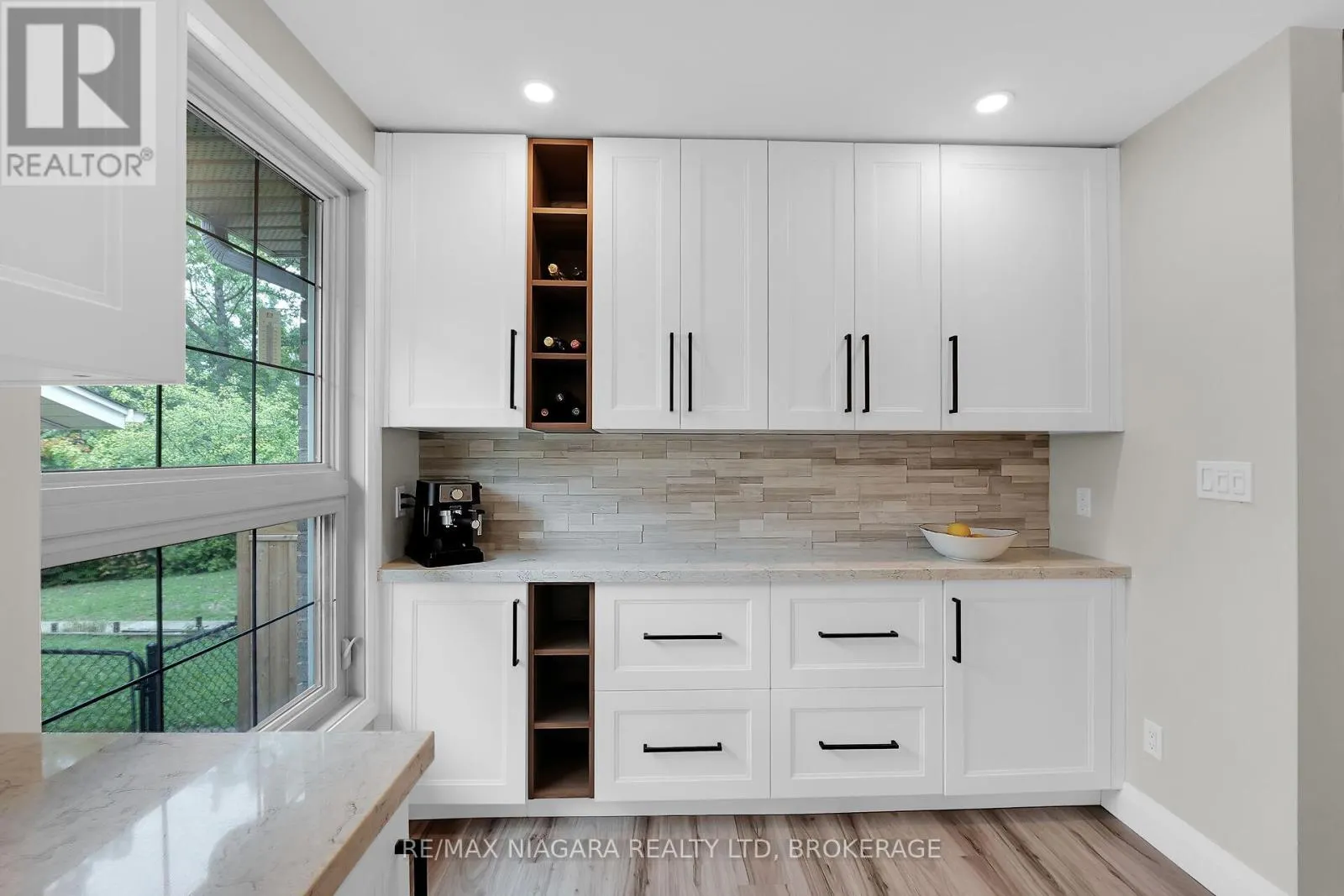 77 ALEXANDRA BOULEVARD W