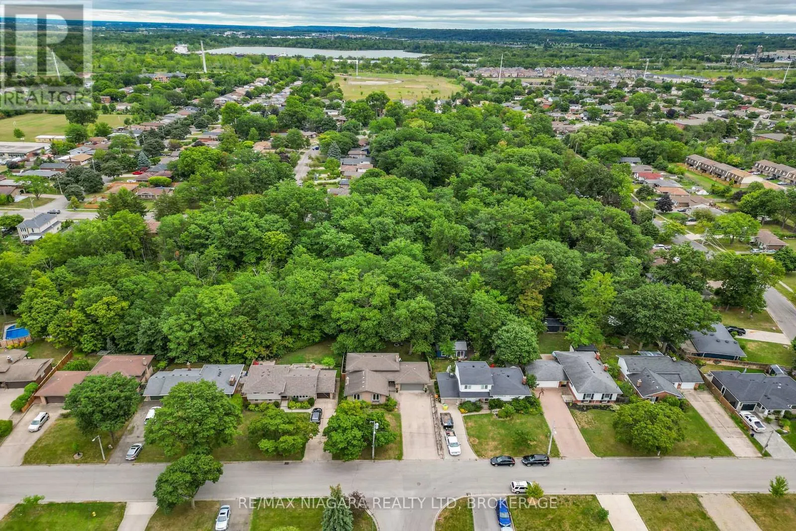 77 ALEXANDRA BOULEVARD W