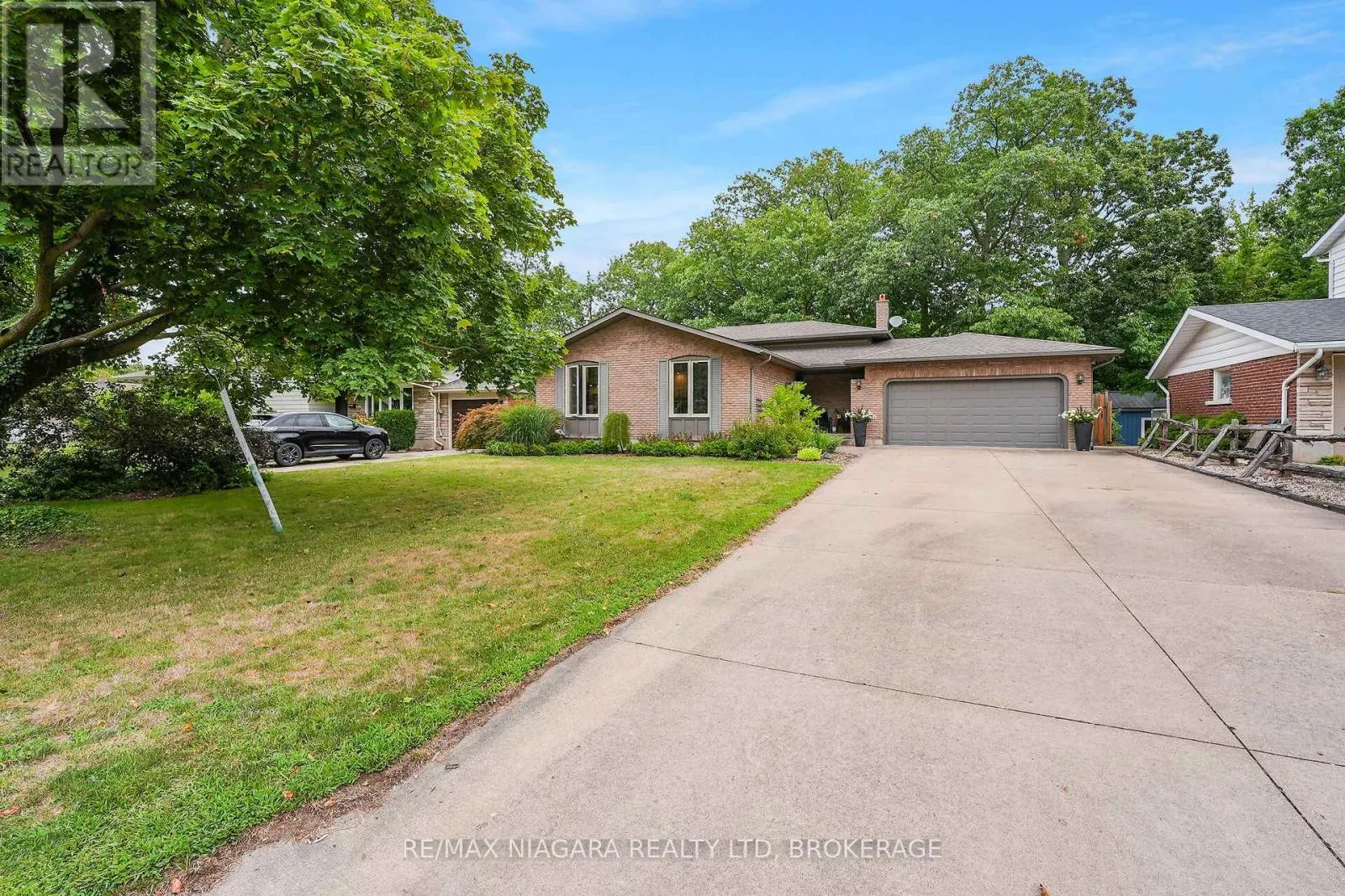 77 ALEXANDRA BOULEVARD W