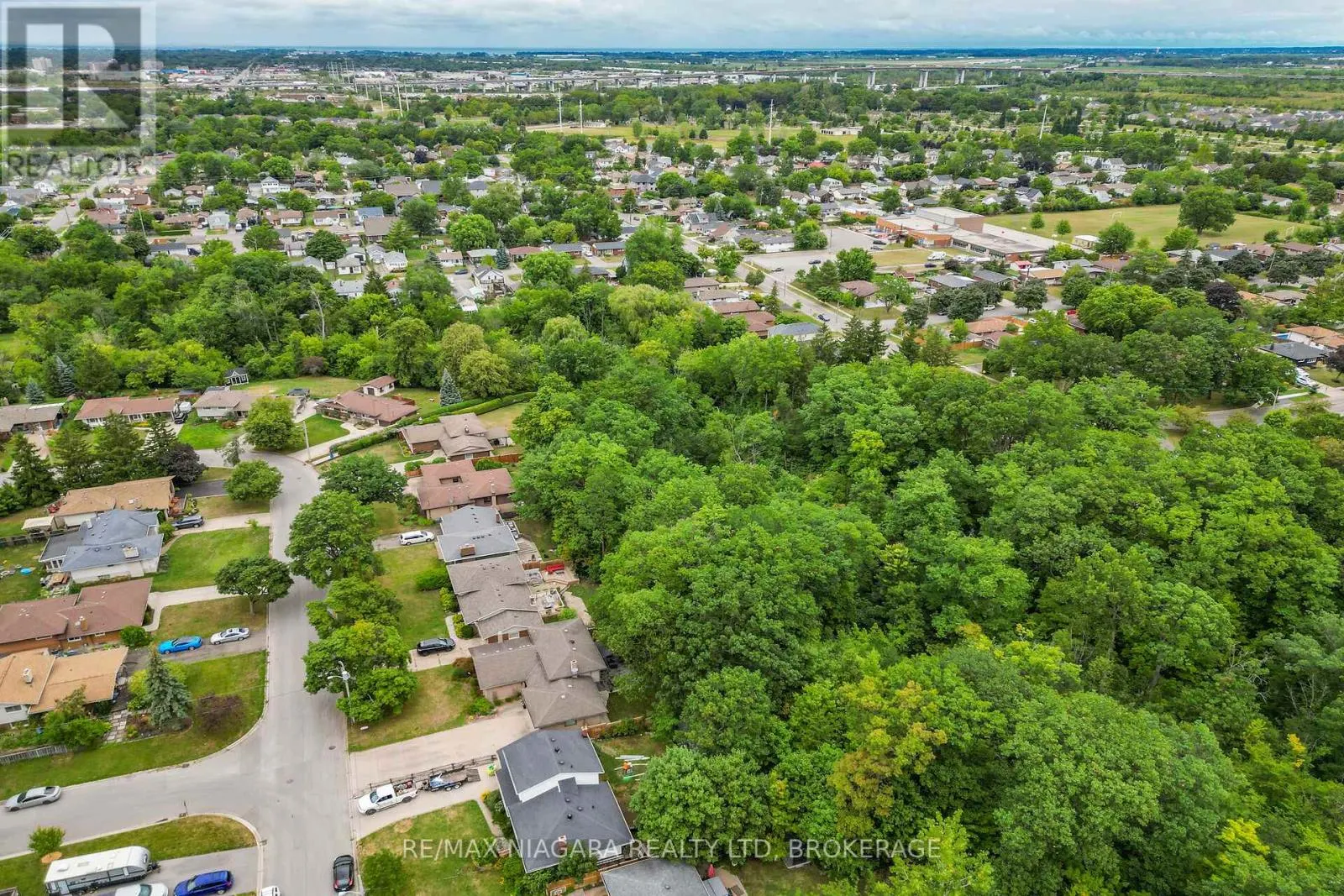 77 ALEXANDRA BOULEVARD W