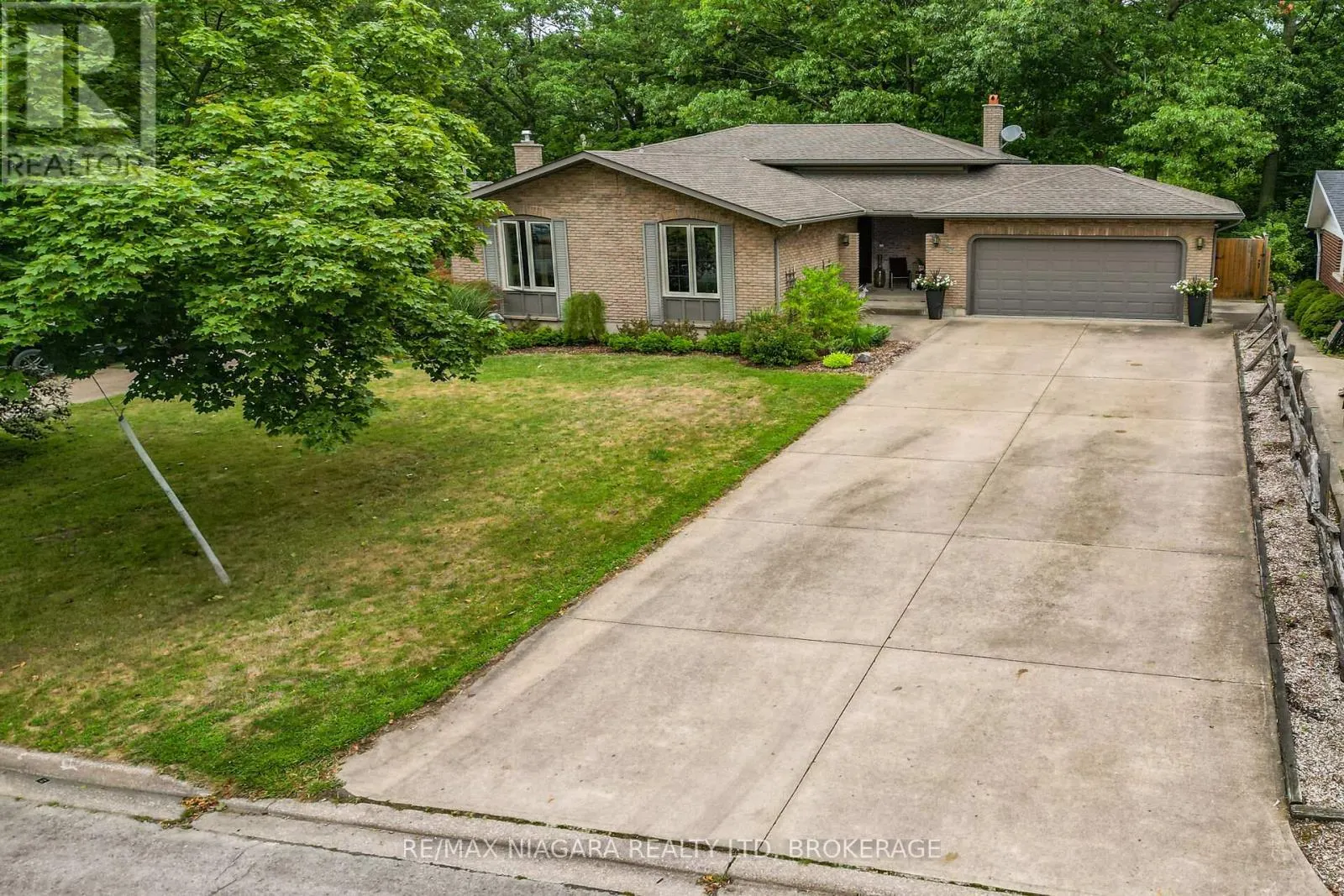 77 ALEXANDRA BOULEVARD W